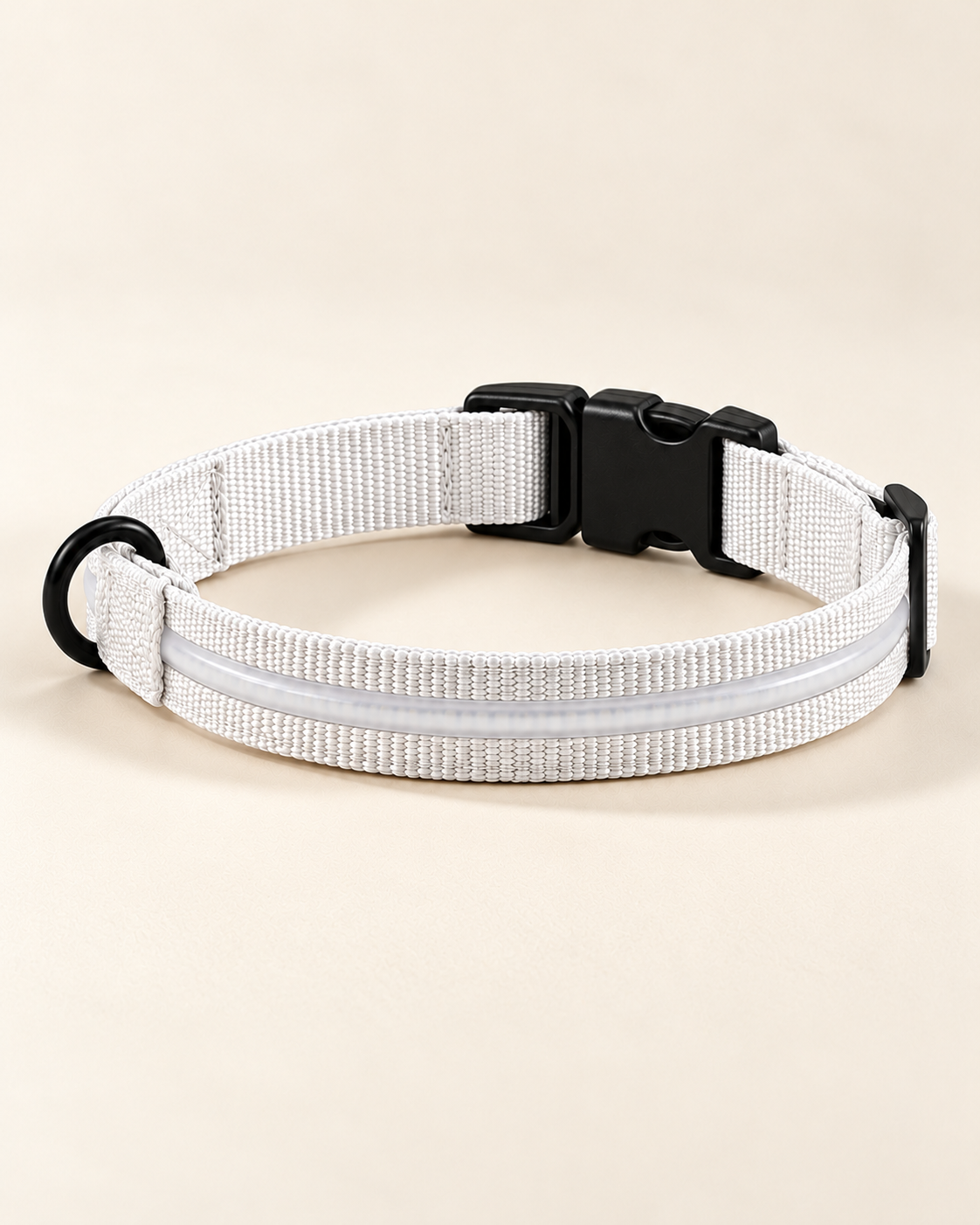 Collier SafeLaisse blanc en studio, éclairage de jour
